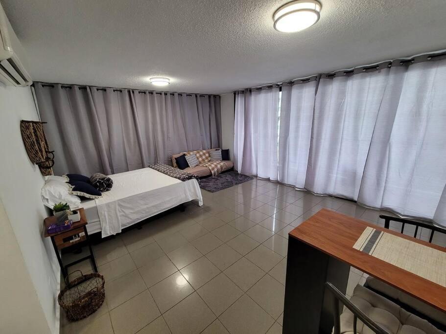 Coral Beach Studio W/ Ocean View ซานฮวน ภายนอก รูปภาพ